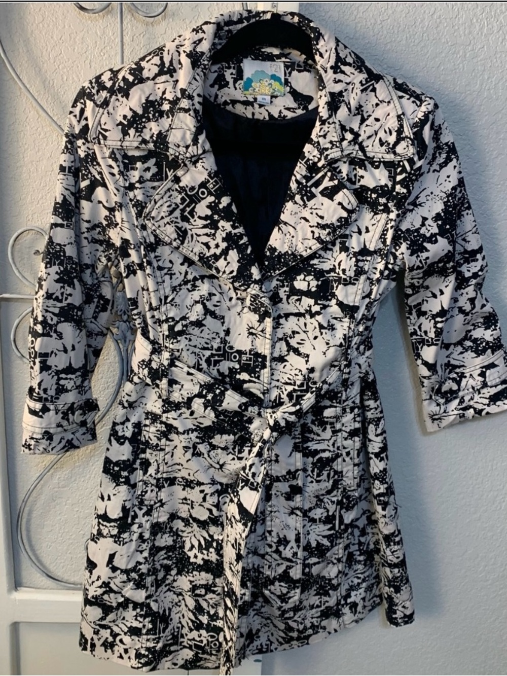 Forever 21 Black and White Printed hip length Trench Coat